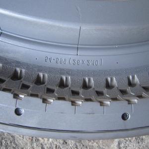 26x2.10 cyklu odcisk opony