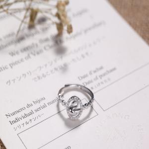 srebrny pierścionek