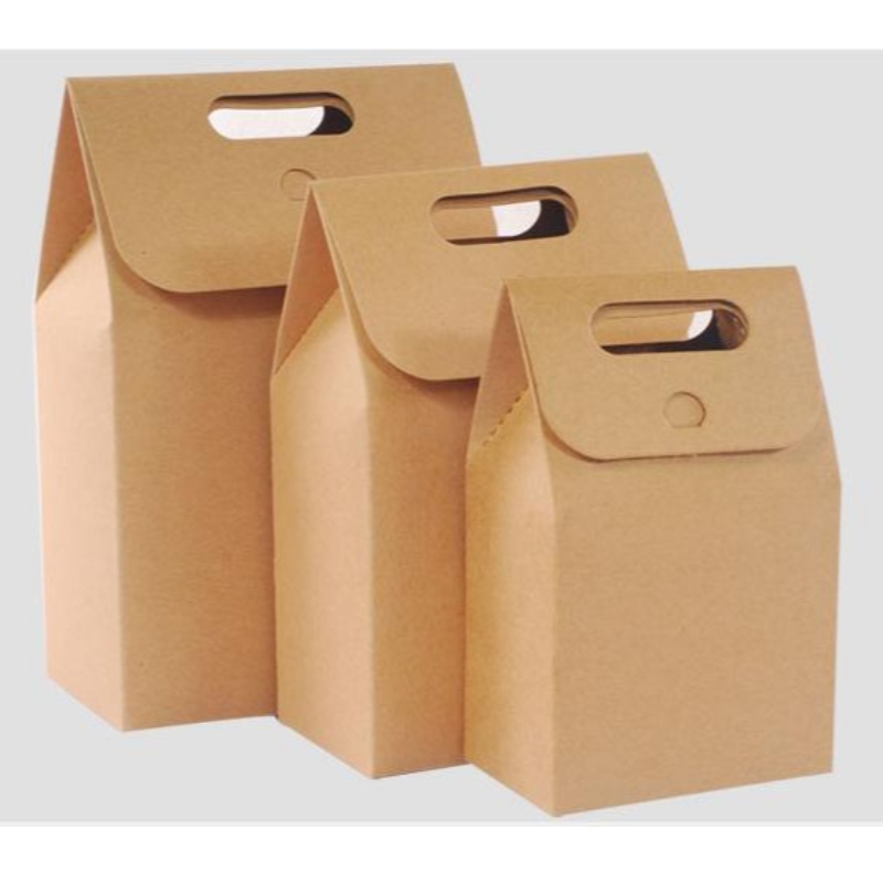 pakowanie kartonów i toreb papierowych na kartach Kraft