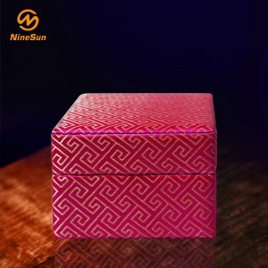 Czerwony kolor Pudełko na biżuterię dla kobiety