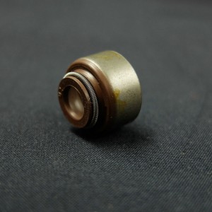 Wysokowydajna automatyczna uszczelka zaworu silnika Gumowa uszczelka olejowa do silników 462 i 465 samochodów Wuling