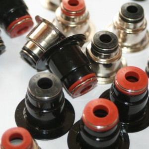 Profesjonalny producent gumy Viton w Chinach Uszczelka olejowa trzonka zaworu do silników Commins Power ciężarówek Dong feng