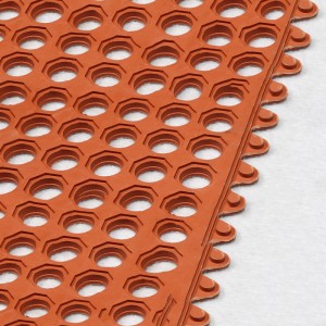 Blokująca guma SBR Gumowa mata drenażowa do ośrodków narciarskich i placu zabaw