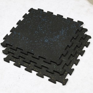 Antypoślizgowa kolorowa mata na sprzęt fitness