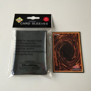 Japoński mały rozmiar Yugioh Card Deck Guard Matowy pokrowiec na kartę do gry 62X89 mm