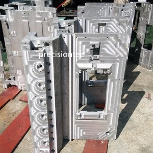 Własne części metalowe