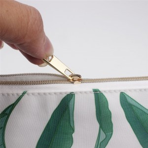 Wysokiej jakości specjalnie zaprojektowana damska kosmetyczka z nadrukiem