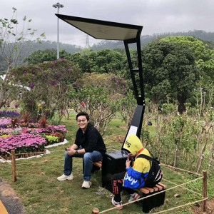 Rozwiązanie reklamy zewnętrznej Smart Solar Bench z oświetleniem LED