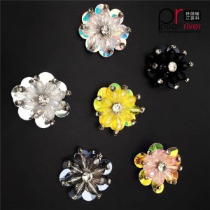 Piękno bling-bling cekiny kwitną perłą