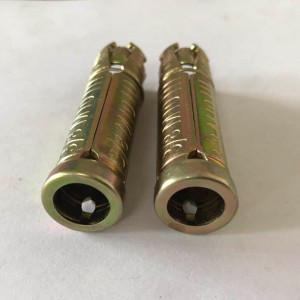 4 sztuki wytrzymałych kotew osłonowych