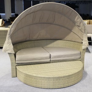 Okrągła składana leżanka plażowa na zewnątrz