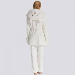 Damska flanelowa piżama z haftowanymi motywami zwierząt