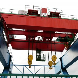 Suwnica dwuwiązkowa z podwójnym wózkiem