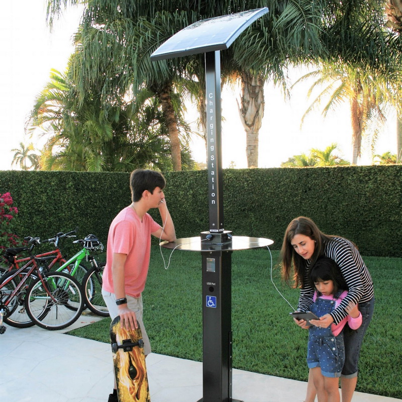 Solar Power Outdoor Inteligentna reklama Telefon komórkowy Stacja ładująca słup dla telefonów komórkowych