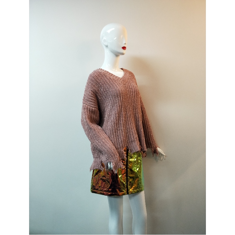 SWETER METALICZNY Z RÓŻEM NA SZYJĘ RLWS0049F