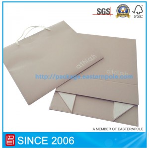 Składane pudełko i papierowa torba na ubrania dla dzieci