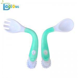 Amazon Hot Sale Materiały do ​​karmienia niemowląt Szkolenia Widelec i łyżka Zakrzywiona rączka Maluch Łyżki i widelce Naczynia dla niemowląt