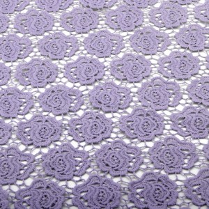 koronki jedwabne z mleka, koronki z poliestru / nylonu, koronki bawełniane, tkaniny