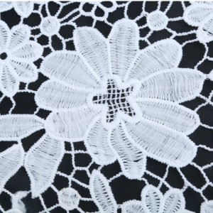 Czysta koronkowa tkanina haftowana poliestrowa koronka, mleczny jedwab, koronka. Poliester / Nylonowa koronka, bawełniana koronka