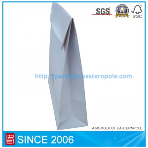 Słynna torba papierowa marki Boss