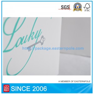 Papierowa torba na odzież z recyklingu