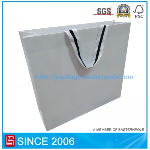 Luksusowa biała papierowa torba na odzież z odwróconym dołem