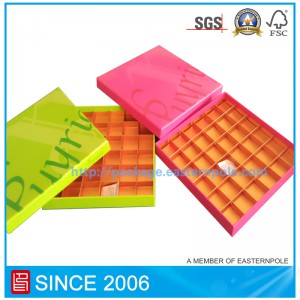 Luksusowa sztywna bombonierka z kartonową wkładką