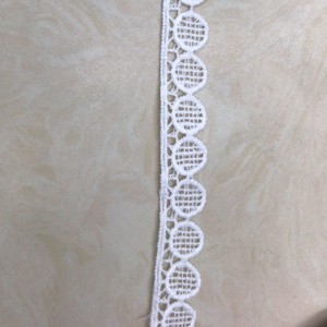 22 # mleczna jedwabna koronka, poliester / nylon, koronka bawełniana
