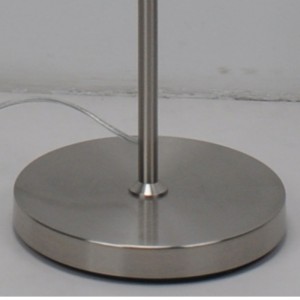 Lampa podłogowa z abażurem z tkaniny lnianej