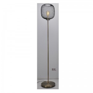 Nowoczesna lampa podłogowa z kloszem z siatki