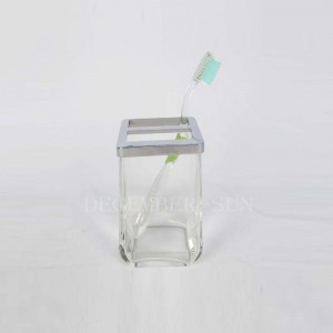 Zestawy akcesoriów łazienkowych z przezroczystego szkła