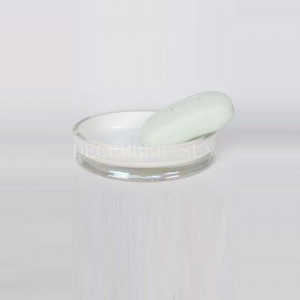 Kwadratowa biel ze złotymi szklanymi akcesoriami łazienkowymi z uchwytem na szczoteczkę do zębów