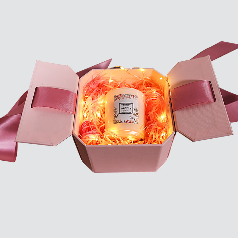 Różowa słodka kokarda Pudełko w kształcie klapy Świeca Filiżanka Czekolady Wykwintne pudełko