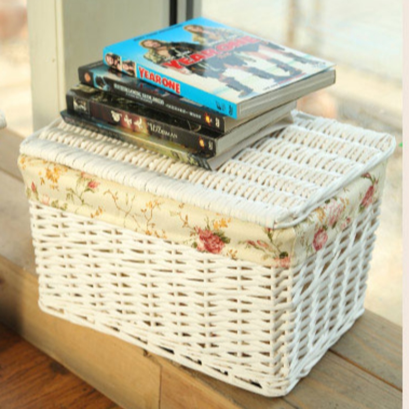 Ręcznie robiony kosz do przechowywania na pulpicie