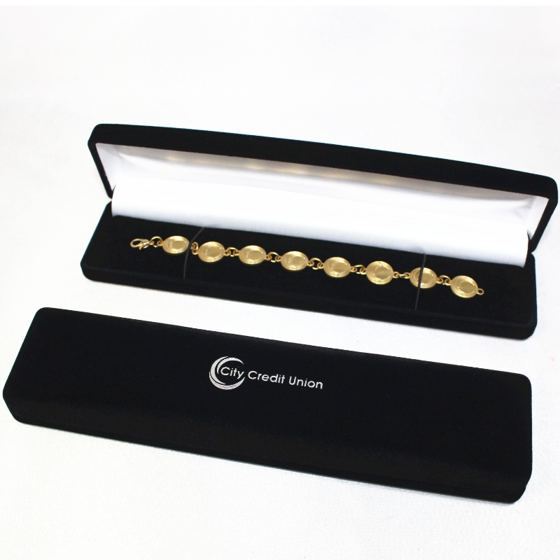 D-11 niestandardowe hurtowe czarne aksamitne pudełko na odznakę i naszyjnik