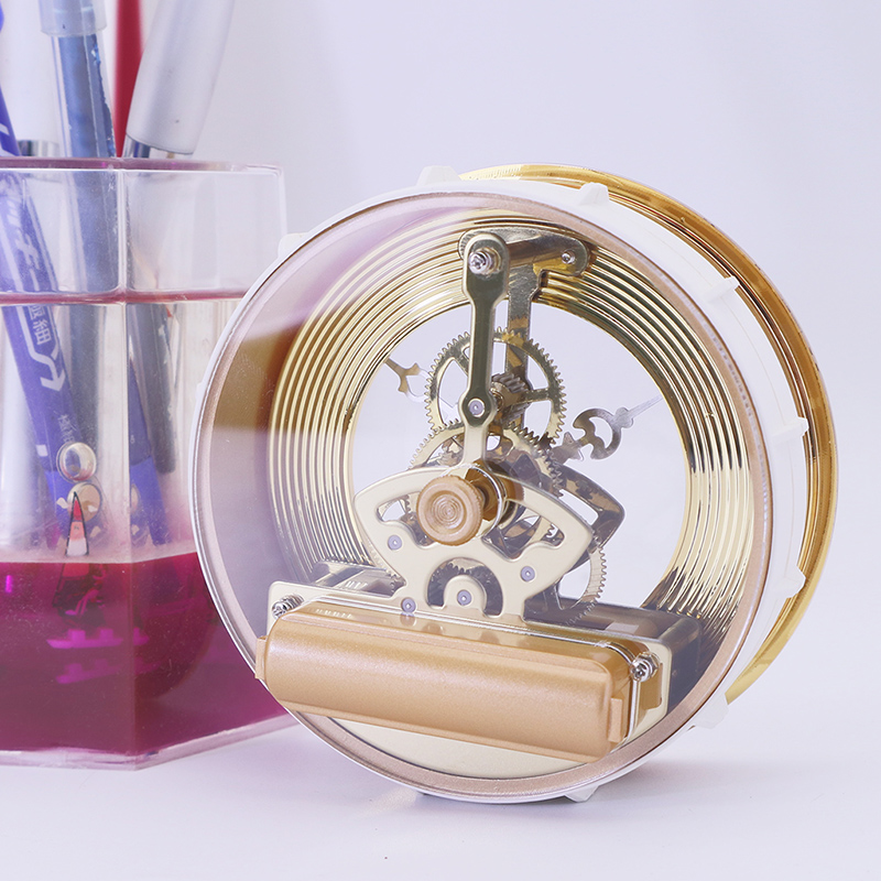 97-milimetrowa złota wstawka z metalowego szkieletu