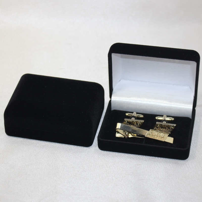 Punkt D-45 okrągły kształt Velvet Box dla spinek, spinek do krawatów lub medali, monet i odznak, mm.84*64*36, wagi około 48g