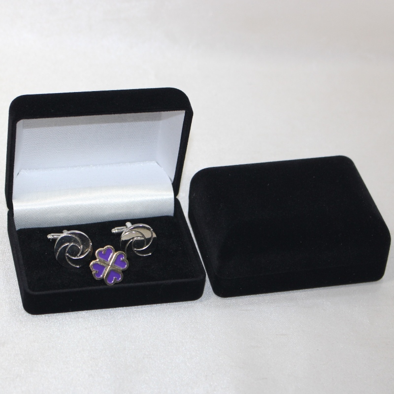 Punkt D-45 okrągły kształt Velvet Box dla spinek, spinek do krawatów lub medali, monet i odznak, mm.84*64*36, wagi około 48g