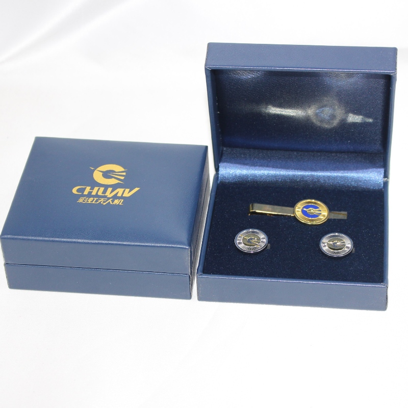 Artykuł V-09 prostokąt Sztuczne pudełko ze skóry ekologicznej na monety 50-60 mm, spinki do mankietów, spinka do krawata, znaczek itp. Mm. 98 * 84 * 38, waży około 105g