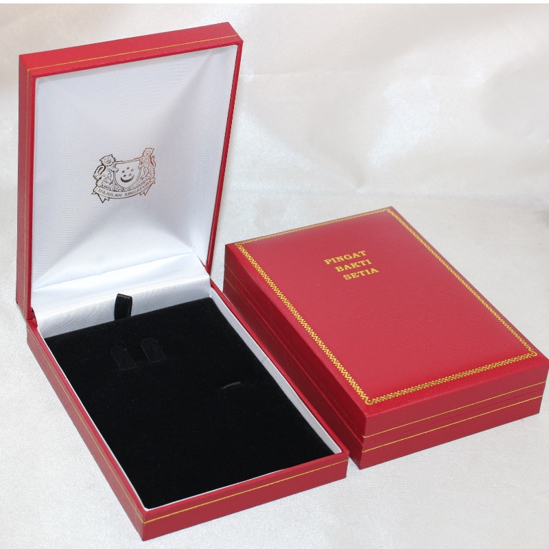 Element V-15S prostokąt Sztuczne pudełko ze skóry ekologicznej na medal 75 * 120 mm, monetę i znaczek itp. Mm. 97 * 143 * 34, waży około 170g