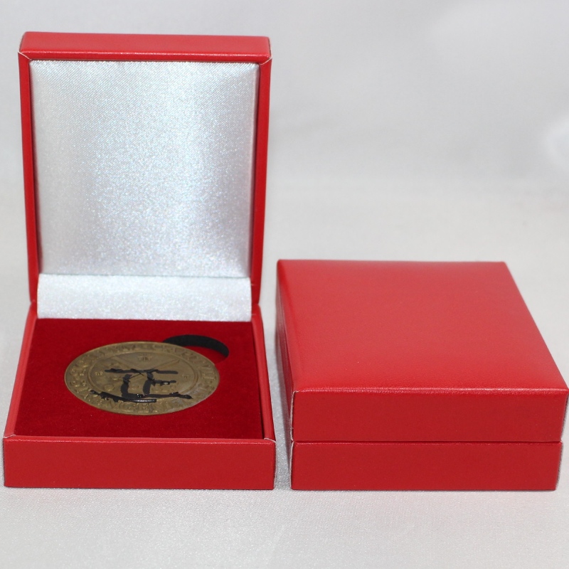 Artykuł V-17 kwadratowe pudełko ze sztucznej skóry na monety 45 * 53 mm, znaczek, spinki do mankietów, klips do portfela itp. Mm. 68 * 80 * 30, waga około 62g