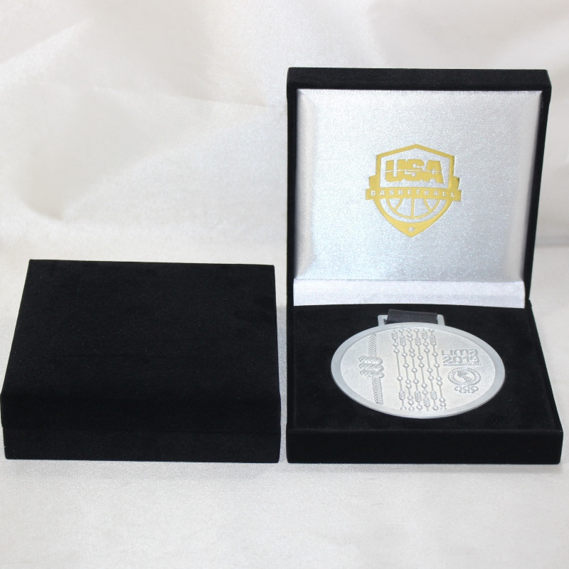 Kwadratowe pudełko flanelowe V-22S na monetę 90 * 90 mm, znaczek ＆ medal itp. Mm. 128 * 128 * 34, waga około 170g