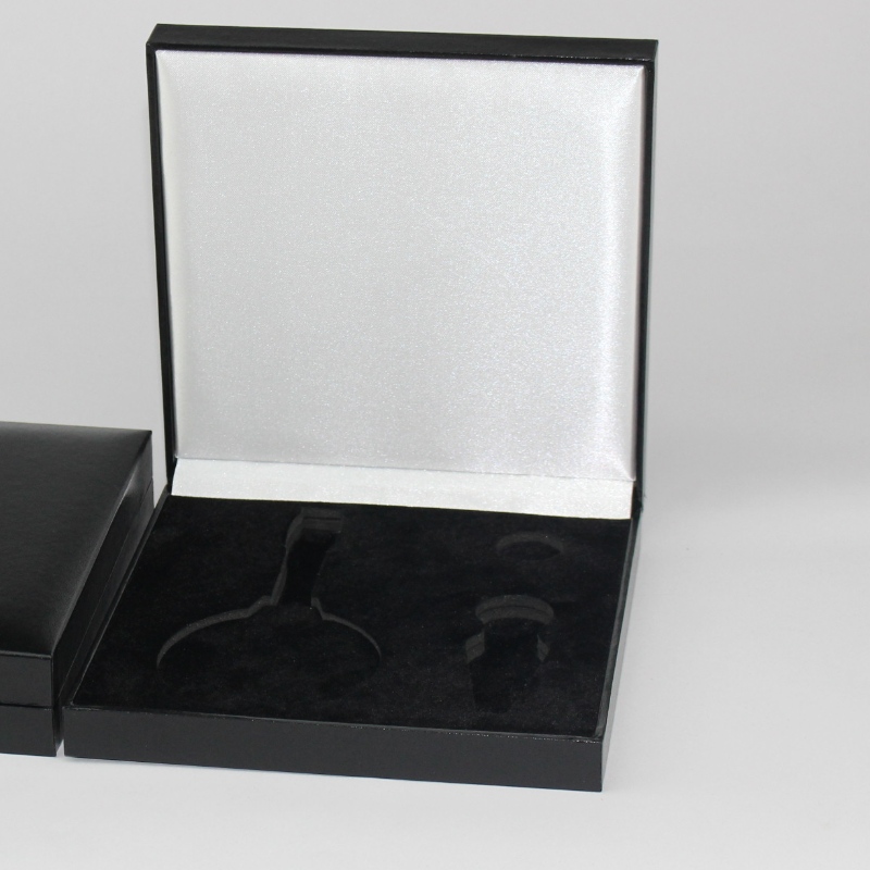 Punkt V-23 kwadratowa skrzynia ze skórą PU dla 120*120mm monet mutile, medali i odznak, itp. mm.160*160*38, wagi około 280g