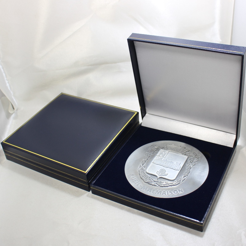 Punkt V-23 kwadratowa skrzynia ze skórą PU dla 120*120mm monet mutile, medali i odznak, itp. mm.160*160*38, wagi około 280g