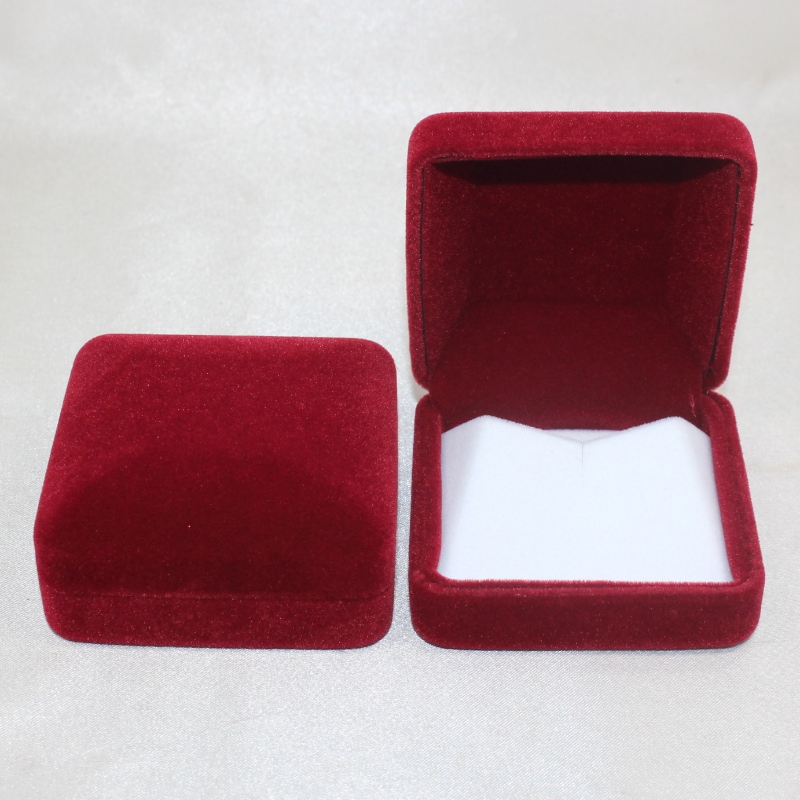 Pozycja Pudełko na medal T-02 pokryte flanelą lub skórą PU na monety 25-45mm, odznaka ＆ mały medal itp. Mm. 65 * 65 * 35mm, waga ok. 62g