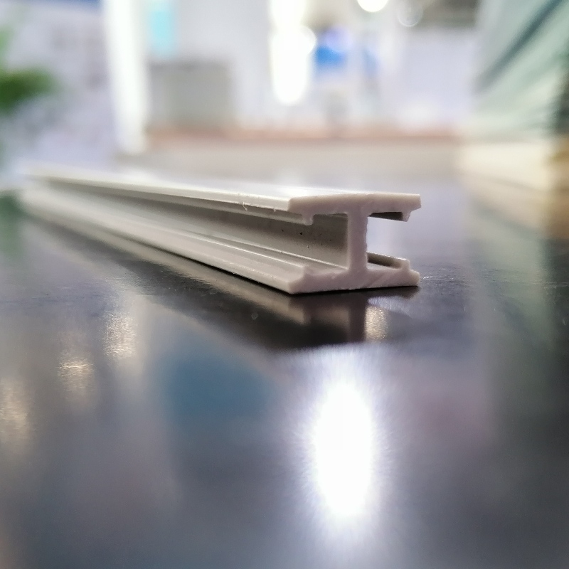 Wysokiej wytrzymałości na instalację przewodów złożonych konstrukcja specjalnych taśm z kołnierza rurowego PVC U kołnierz do przewodów wentylacyjnych