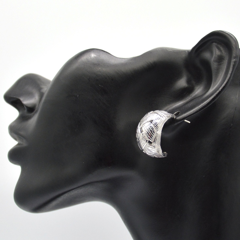 Srebrne kolczyki damskie okrągłe grawerowane kolczyki diagonalne, Chiny Fabryka przetwarzania biżuterii Ruifanbao