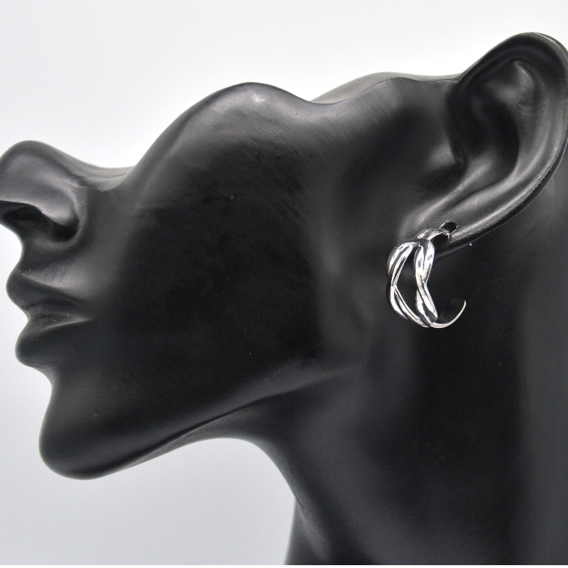 Srebrne kolczyki w kształcie podwójnego C Okrągłe kolczyki w kształcie koła Oświadczenie dla dziewczynek Eleganckie kolczyki Biżuteria Chiny Ruifanbao Fabryka biżuterii