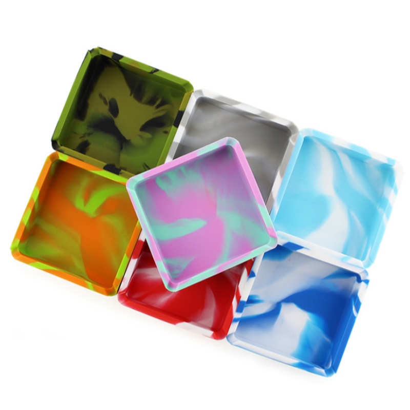 Duża kwadratowa popielniczka w kamuflażu