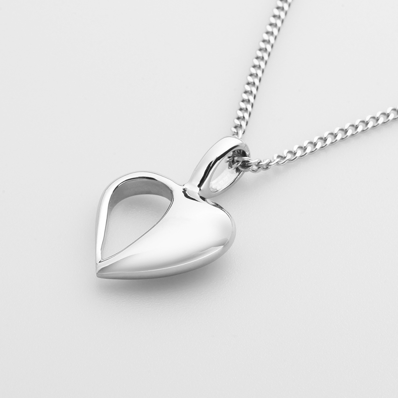 Naszyjnik ze srebrnym sercem ze stali nierdzewnej dla kobiet
